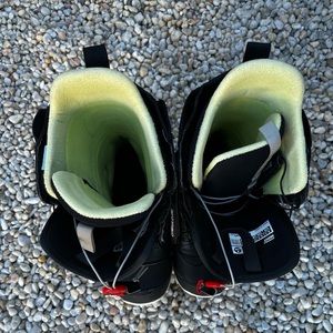 Burton Womens 8.5 Snowboard Boots Mint